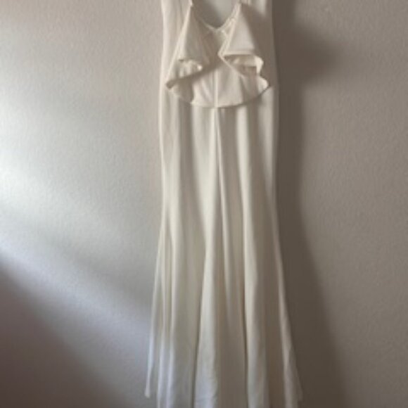 Stunning LULU gown! - Picture 4 of 5